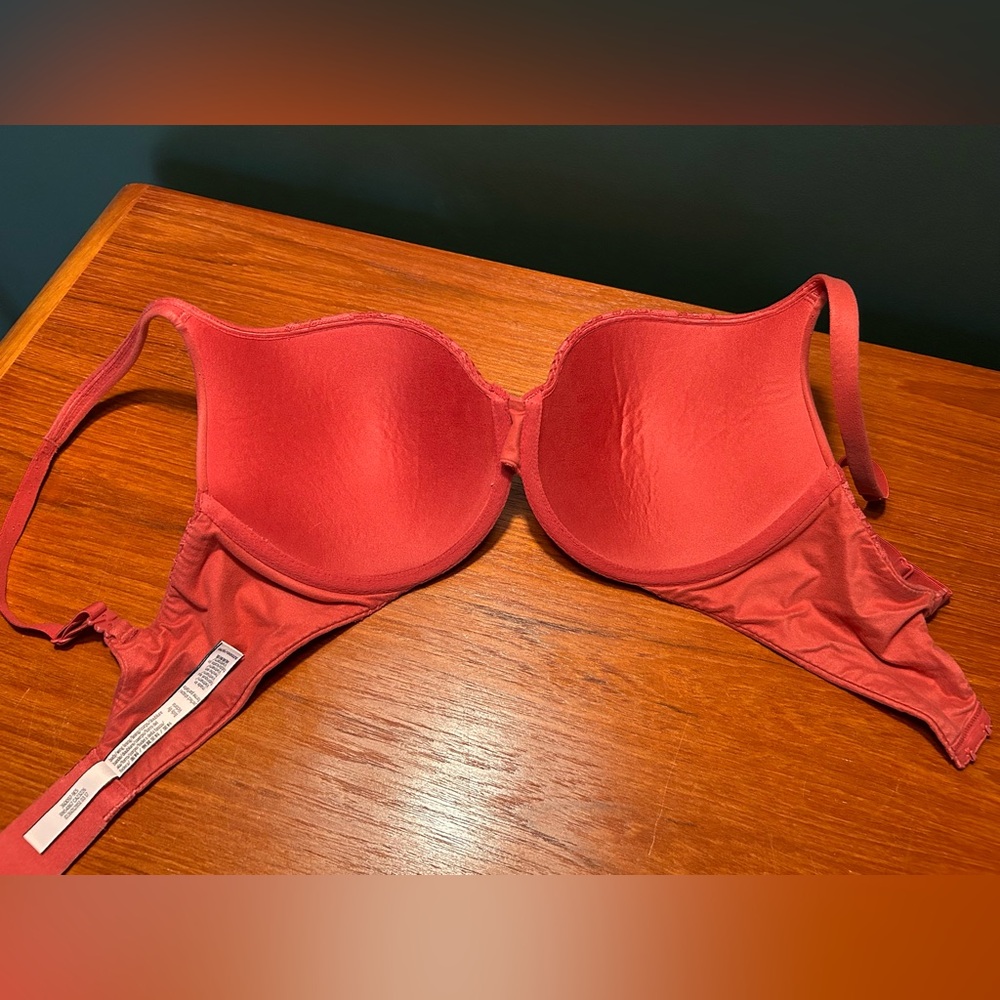 Victoria Secret 32DDD PUSH-UP - Picture 3 of 4